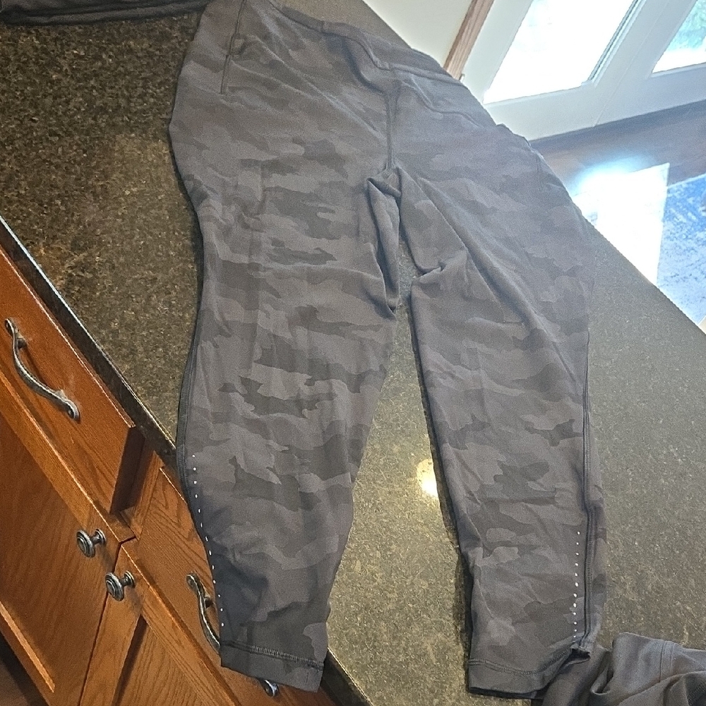 Gray Camo Lululemon Fast And Free Size 20 Nwot